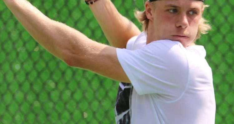 Denis Shapovalov, semifinalista do Chengdu Open 2026